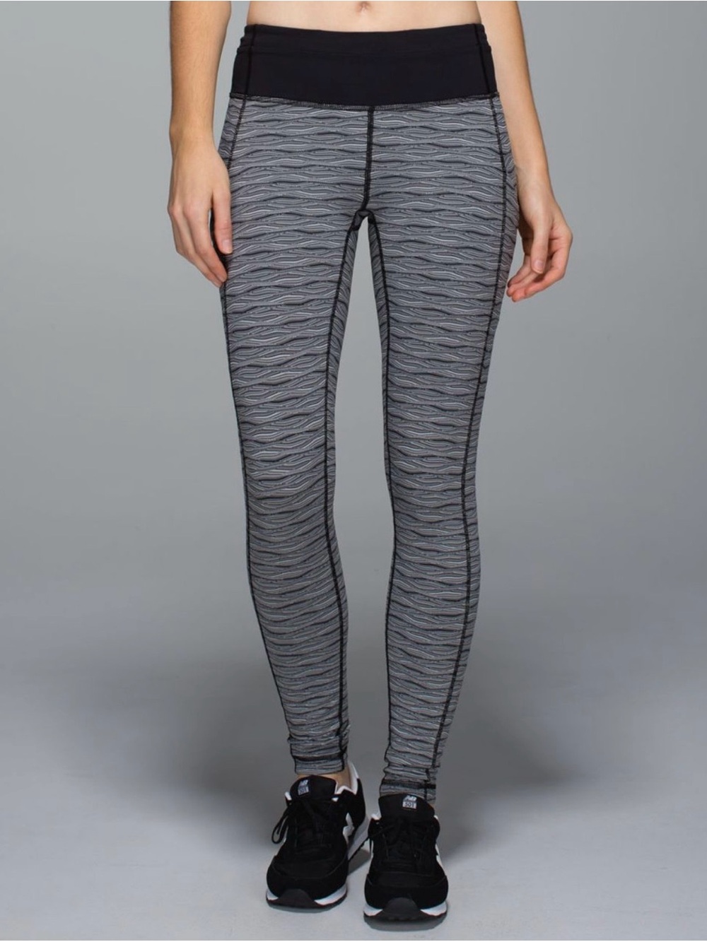 Lululemon Speed Tight II Wave black silver spoon pattern